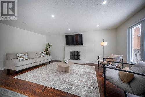 2088 Perran Drive, Mississauga, ON - Indoor Photo Showing Living Room With Fireplace