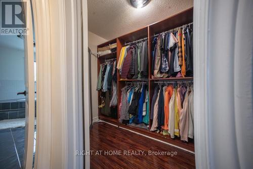 2088 Perran Drive, Mississauga, ON - Indoor With Storage