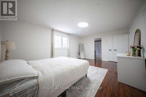 2088 Perran Drive, Mississauga, ON - Indoor Photo Showing Bedroom