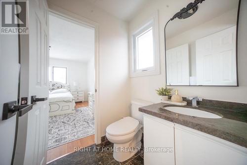 2088 Perran Drive, Mississauga, ON - Indoor Photo Showing Bathroom