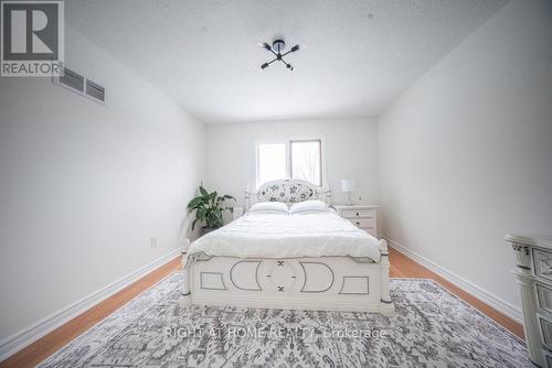 2088 Perran Drive, Mississauga, ON - Indoor Photo Showing Bedroom