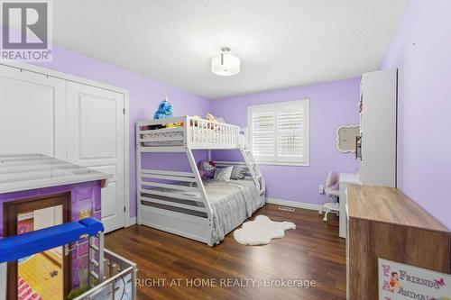 212 Chartwell Circle, Hamilton, ON - Indoor Photo Showing Bedroom