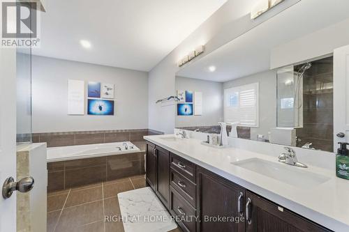 212 Chartwell Circle, Hamilton, ON - Indoor Photo Showing Bathroom