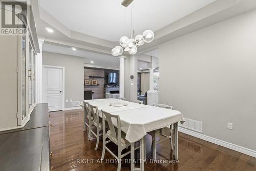 212 Chartwell Circle, Hamilton, ON - Indoor Photo Showing Dining Room