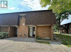 115 - 16 LITCHFIELD COURT Toronto, ON M9V 2A8