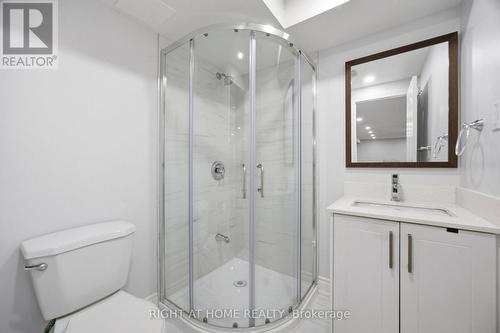1064 Pepperidge Cross, Mississauga, ON - Indoor Photo Showing Bathroom