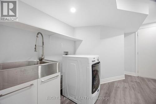 1064 Pepperidge Cross, Mississauga, ON - Indoor Photo Showing Laundry Room