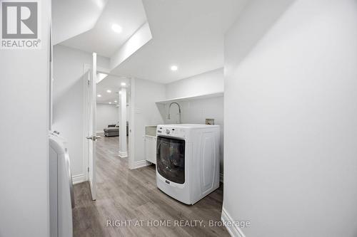 1064 Pepperidge Cross, Mississauga, ON - Indoor Photo Showing Laundry Room