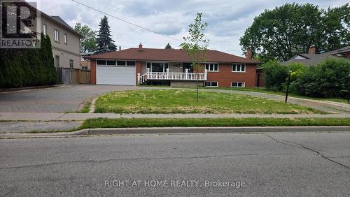 20 MAY AVENUE , Richmond Hill, Ontario L4C 3S6 2