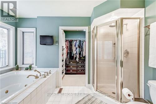 3021 Lakeshore Road, Burlington, ON - Indoor Photo Showing Bathroom