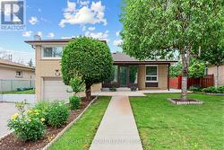 12 CANDLEWOOD CRESCENT Toronto, ON M3J 1G8