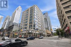 802 - 8 WELLESLEY STREET E Toronto (Church-Yonge Corridor), ON M4Y 3B2