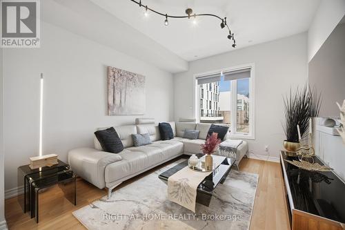 6 - 348 Wheat Boom Drive, Oakville, ON - Indoor Photo Showing Living Room