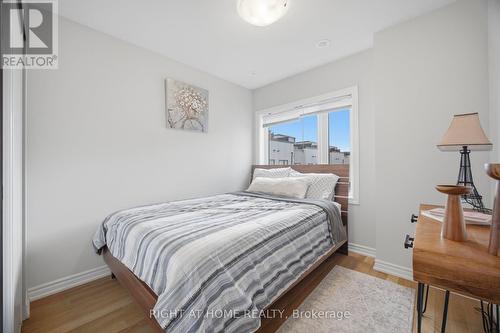 6 - 348 Wheat Boom Drive, Oakville, ON - Indoor Photo Showing Bedroom