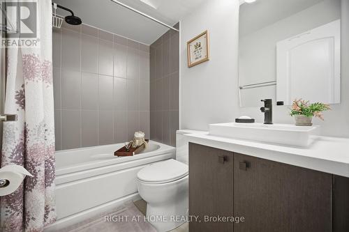 6 - 348 Wheat Boom Drive, Oakville, ON - Indoor Photo Showing Bathroom