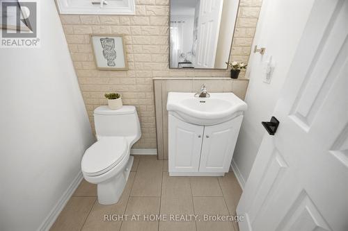 7013 Hickling Crescent, Mississauga, ON - Indoor Photo Showing Bathroom