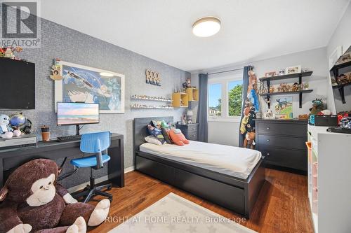7013 Hickling Crescent, Mississauga, ON - Indoor Photo Showing Bedroom