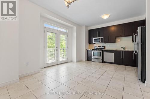 5 Andruss Lane, Hamilton, ON - Indoor Photo Showing Kitchen With Stainless Steel Kitchen