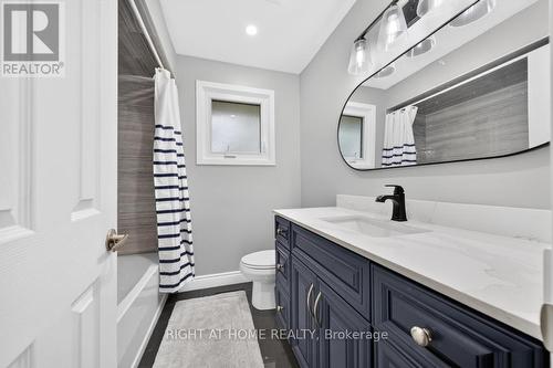 662 Montego Crescent, Burlington, ON - Indoor Photo Showing Bathroom