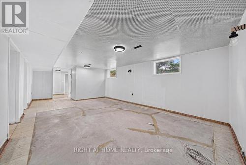 662 Montego Crescent, Burlington, ON - Indoor Photo Showing Other Room