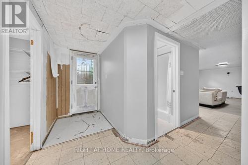 662 Montego Crescent, Burlington, ON - Indoor Photo Showing Other Room