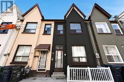 7 ANDREWS AVENUE Toronto, ON M6J 1S2