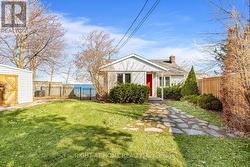 18 1/2 LAKESHORE DRIVE Hamilton, ON L8E 5C6