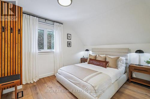 2090 Stonehouse Crescent, Mississauga, ON - Indoor Photo Showing Bedroom