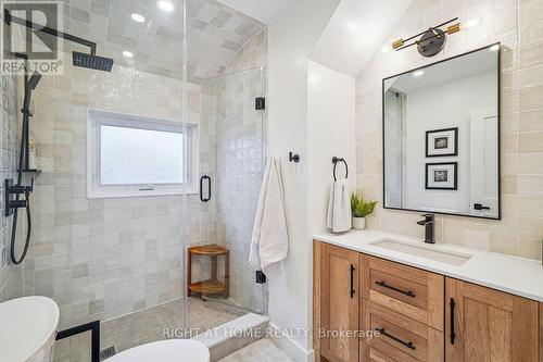 2090 Stonehouse Crescent, Mississauga, ON - Indoor Photo Showing Bathroom