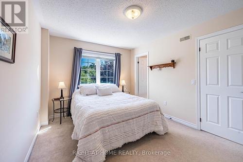 1352 Wadebridge Crescent, Oshawa, ON - Indoor Photo Showing Bedroom