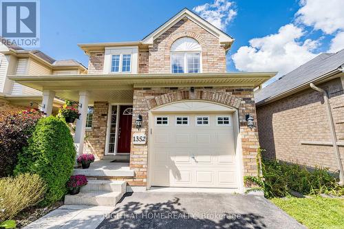 1352 Wadebridge Crescent, Oshawa, ON - Outdoor