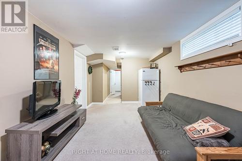 1352 Wadebridge Crescent, Oshawa, ON - Indoor