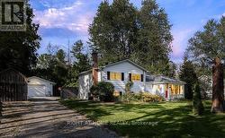 12 LAKESHORE ROAD E Oro-Medonte, ON L0L 2E0