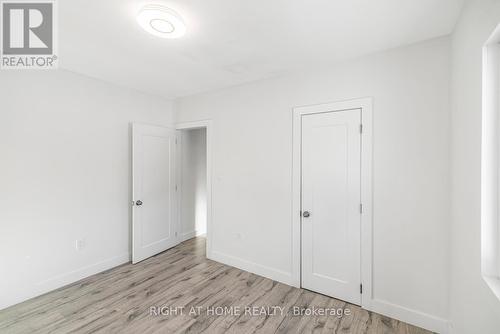 100 Green Mountain Road E, Hamilton, ON - Indoor Photo Showing Other Room