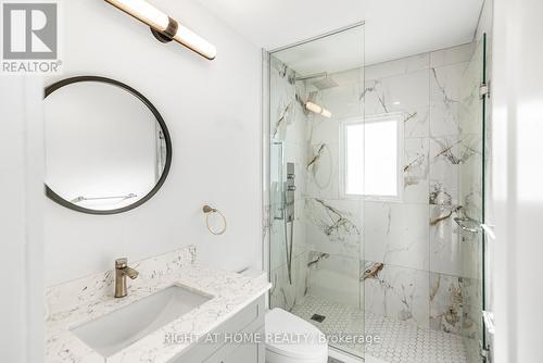 100 Green Mountain Road E, Hamilton, ON - Indoor Photo Showing Bathroom