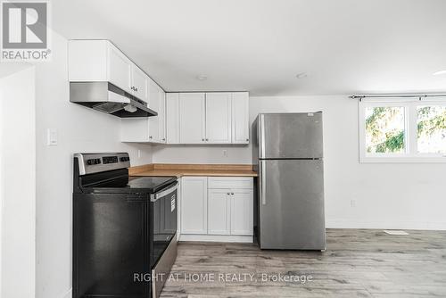 100 Green Mountain Road E, Hamilton, ON - Indoor Photo Showing Kitchen With Stainless Steel Kitchen