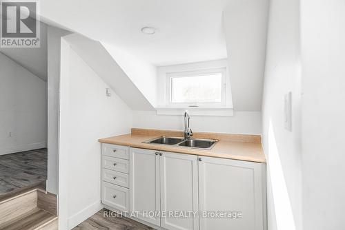 100 Green Mountain Road E, Hamilton, ON - Indoor