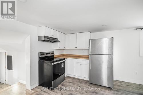100 Green Mountain Road E, Hamilton, ON - Indoor Photo Showing Kitchen