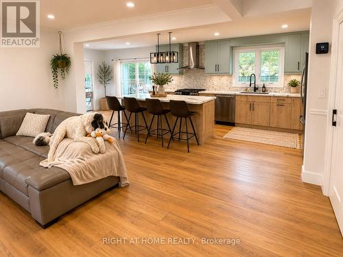 4440 Cosburn Crescent, Burlington, ON - Indoor