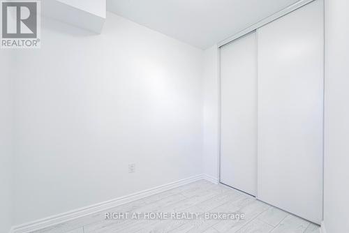 3rd floor Prime Bedroom closet/room/office - 3 - 23 Meadow Lane, Barrie, ON - Indoor Photo Showing Other Room