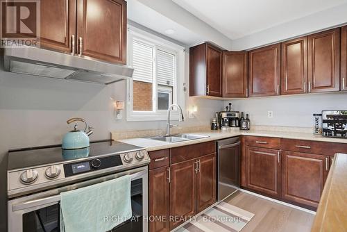 37 Beechnut Crescent, Clarington, ON - Indoor Photo Showing Kitchen With Double Sink