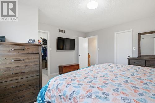 37 Beechnut Crescent, Clarington, ON - Indoor Photo Showing Bedroom