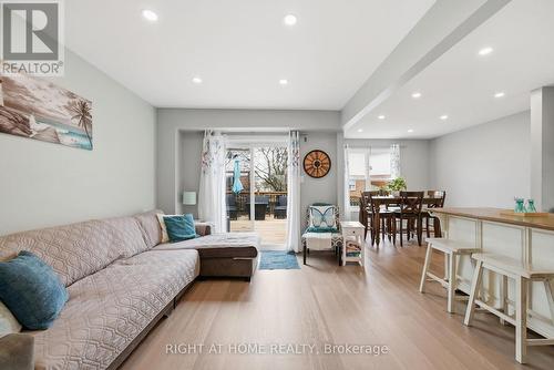 37 Beechnut Crescent, Clarington, ON - Indoor Photo Showing Living Room