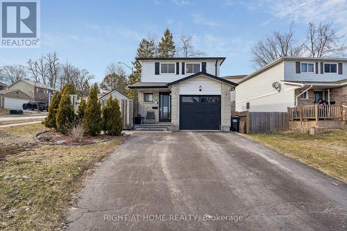 56 HEMINGWAY CRESCENT  Barrie, ON L4N 5G1