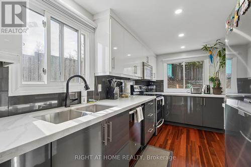 56 Hemingway Crescent, Barrie, ON - Indoor Photo Showing Kitchen With Double Sink With Upgraded Kitchen