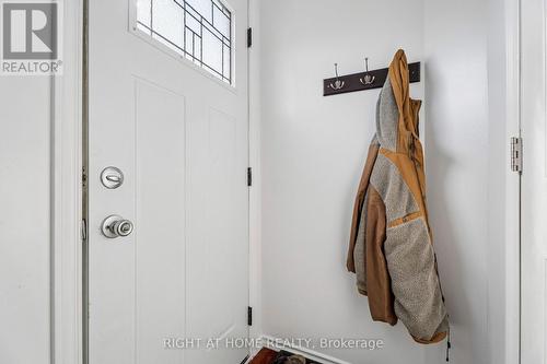 56 Hemingway Crescent, Barrie, ON - Indoor Photo Showing Other Room
