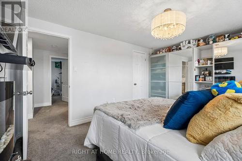 56 Hemingway Crescent, Barrie, ON - Indoor Photo Showing Bedroom