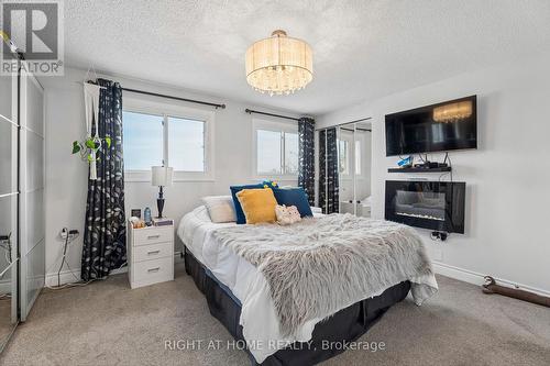 56 Hemingway Crescent, Barrie, ON - Indoor Photo Showing Bedroom