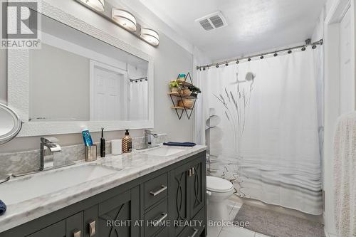 56 Hemingway Crescent, Barrie, ON - Indoor Photo Showing Bathroom