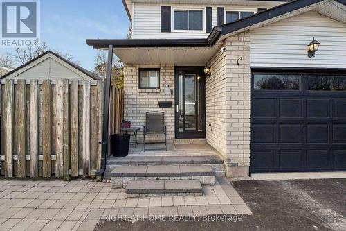 56 Hemingway Crescent, Barrie, ON - Outdoor